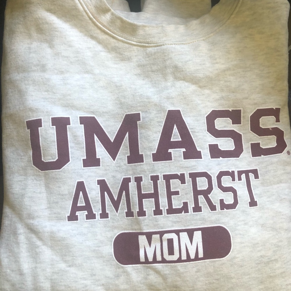 Umass Amherst Sweatshirt XL